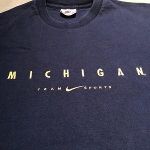 Nike Shirts - Men’s Nike University of Michigan tee Sz L Nike Shirts - Men’s Nike University of Michigan tee Sz L